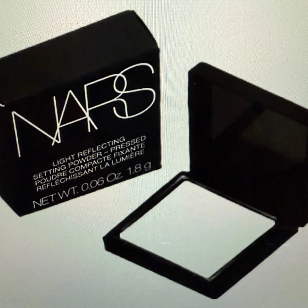 NWT NARS Mini Light Reflecting Setting Powder, Very Light - Light